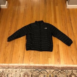 Men’s black Northface puffer jacket Large